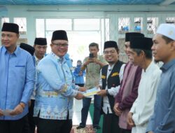 Wali Kota Gunungsitoli Hadiri Buka Puasa Bersama dan Serahkan Tali Asih kepada Ustadz serta Guru TPA/TPQ se-Kota Gunungsitoli