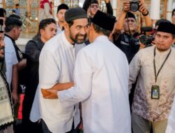 Mensos dan Mendagri Berbuka Puasa Bersama Ribuan Warga di Masjid Raya Baiturrahman Aceh
