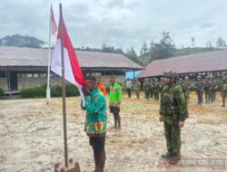 Momen Mengharukan, Tiga Eks OPM Cium Merah Putih dan Kembali ke NKRI