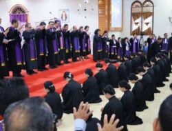 Bupati Nias Barat Hadiri Ordinasi 62 Vikar Menjadi Pendeta BNKP