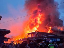 Api Mengamuk di Pusat Kota Gunungsitoli, Puluhan Ruko Rata dengan Tanah