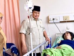 Presiden Prabowo Jenguk Korban Kecelakaan Kereta Api di RSU Bekasi