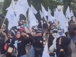 Ratusan massa demo di Medan tuntut Program MBG tetap berlanjut
