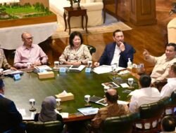 Prabowo Subianto Gelar Rapat Ekonomi Bersama Luhut Binsar Pandjaitan dan Tokoh Nasional di Hambalang