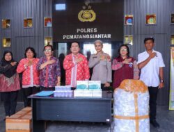 Wali Kota Wesly Silalahi Serahkan 1.000 Alat Tes Urine ke Polres Pematangsiantar