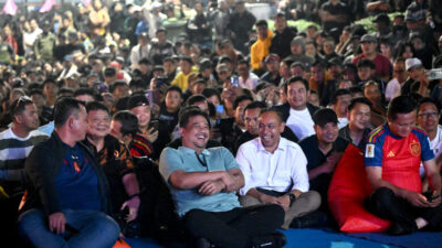 Gubernur Sumut Bobby Nasution bersama kepala daerah se-Kepulauan Nias dan Ribuan Warga Gunungsitoli Meriahkan Nobar Final Piala Dunia 2026