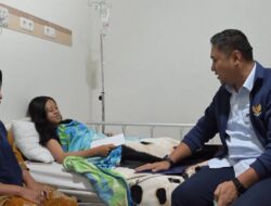 707 Siswa dan Guru SMKN 6 Semarang Diduga Keracunan Makan Bergizi Gratis, Kepala BGN Jenguk Korban