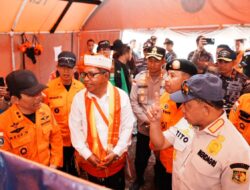Tinjau Lokasi Terparah, Mendagri Minta Pemda Percepat Pendataan Dampak Gempa