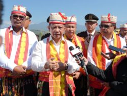 Mendagri Salurkan Tali Asih dan Siapkan Rencana Prioritas Penanganan Korban Gempa NTT