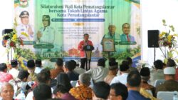 Wali Kota Wesly Terima Penghargaan Tokoh Toleransi dari FKUB Kota Pematangsiantar