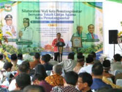 Wali Kota Wesly Terima Penghargaan Tokoh Toleransi dari FKUB Kota Pematangsiantar