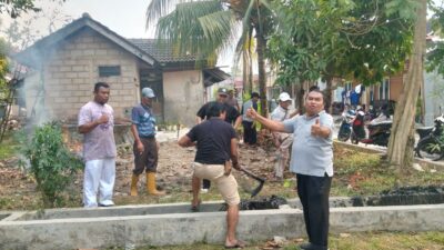 Ikuti arahan Wali Kota Pekanbaru, warga RT 004 kompak bahu membahu buat Kebun Dasawisma