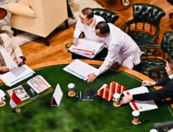 Presiden Prabowo Terima Menteri Kebudayaan Bahas Usulan Gelar, Tanda Jasa, dan Tanda Kehormatan